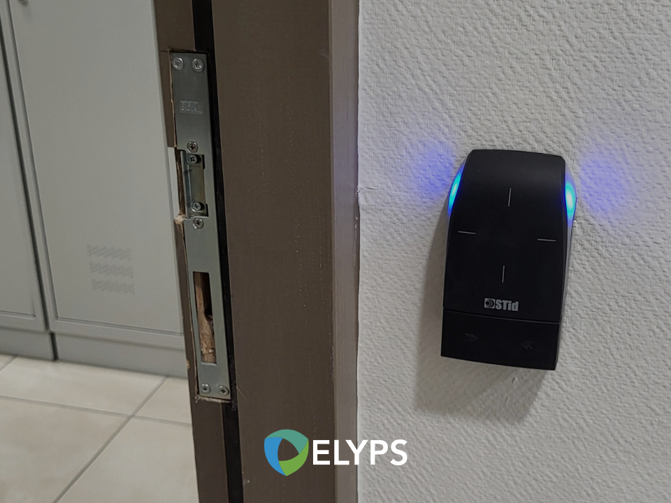 Experts en systèmes de sécurité en Rhône-Alpes, nous installons des systèmes de Contrôle d’accès, Vidéo-surveillance, Détection incendie, Alarme intrusion et Verrouillage électrique. Basés à Vaulx-Milieu, nous vous accompagnons à chaque étape, de la conception à la réalisation, jusqu’à l’installation, pour vous offrir des solutions adaptées et fiables.
