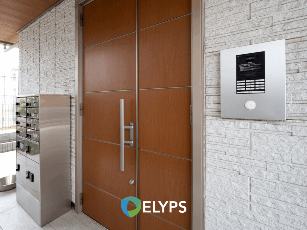 Installation d’interphone pour immeubles, hôpitaux, commerces ou entreprises. Elyps propose des solutions vidéo, filaires et connectées basées à Vaulx Milieu et Auvergne-Rhône-Alpes