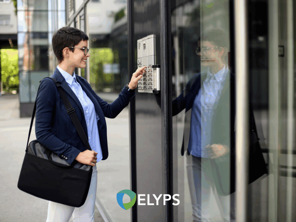 Installation d’interphone pour immeubles, hôpitaux, commerces ou entreprises. Elyps propose des solutions vidéo, filaires et connectées basées à Vaulx Milieu et Auvergne-Rhône-Alpes